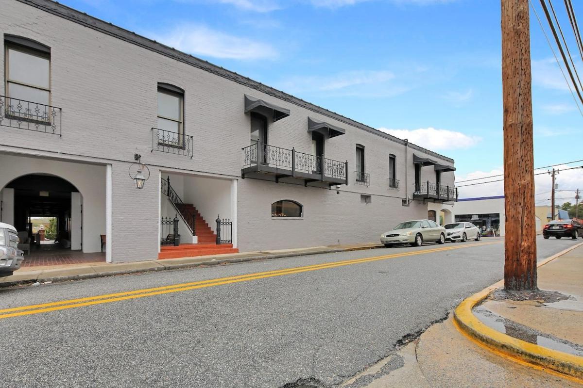 Eagle Exec Loft In Downtown Statesboro Apartment Exterior foto